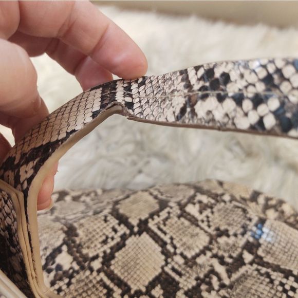 Urban Expressions | Large Faux Snakeskin Bag - Picture 10 of 12